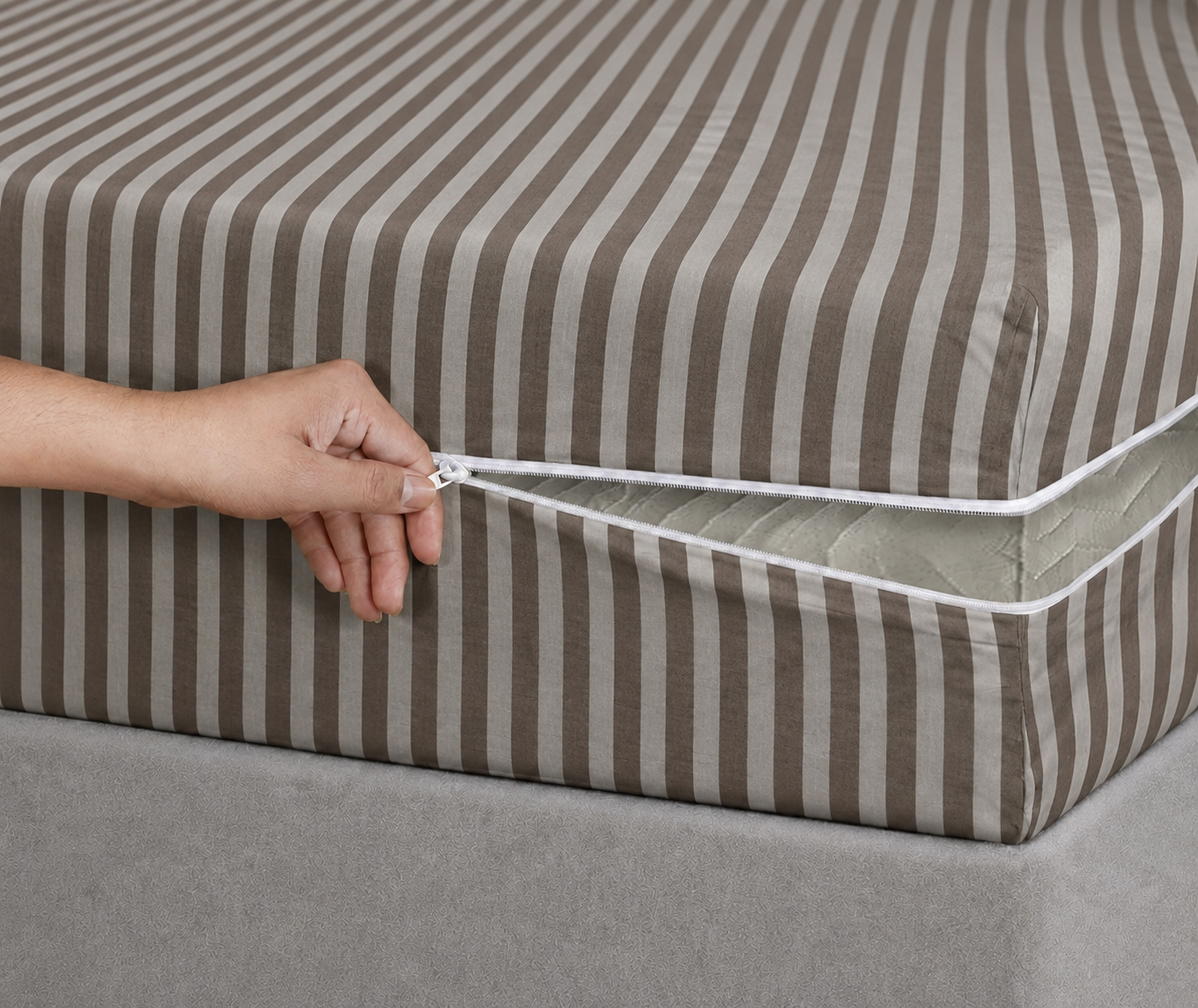 Zipper Mattress Cover Printed- Brown Stripes