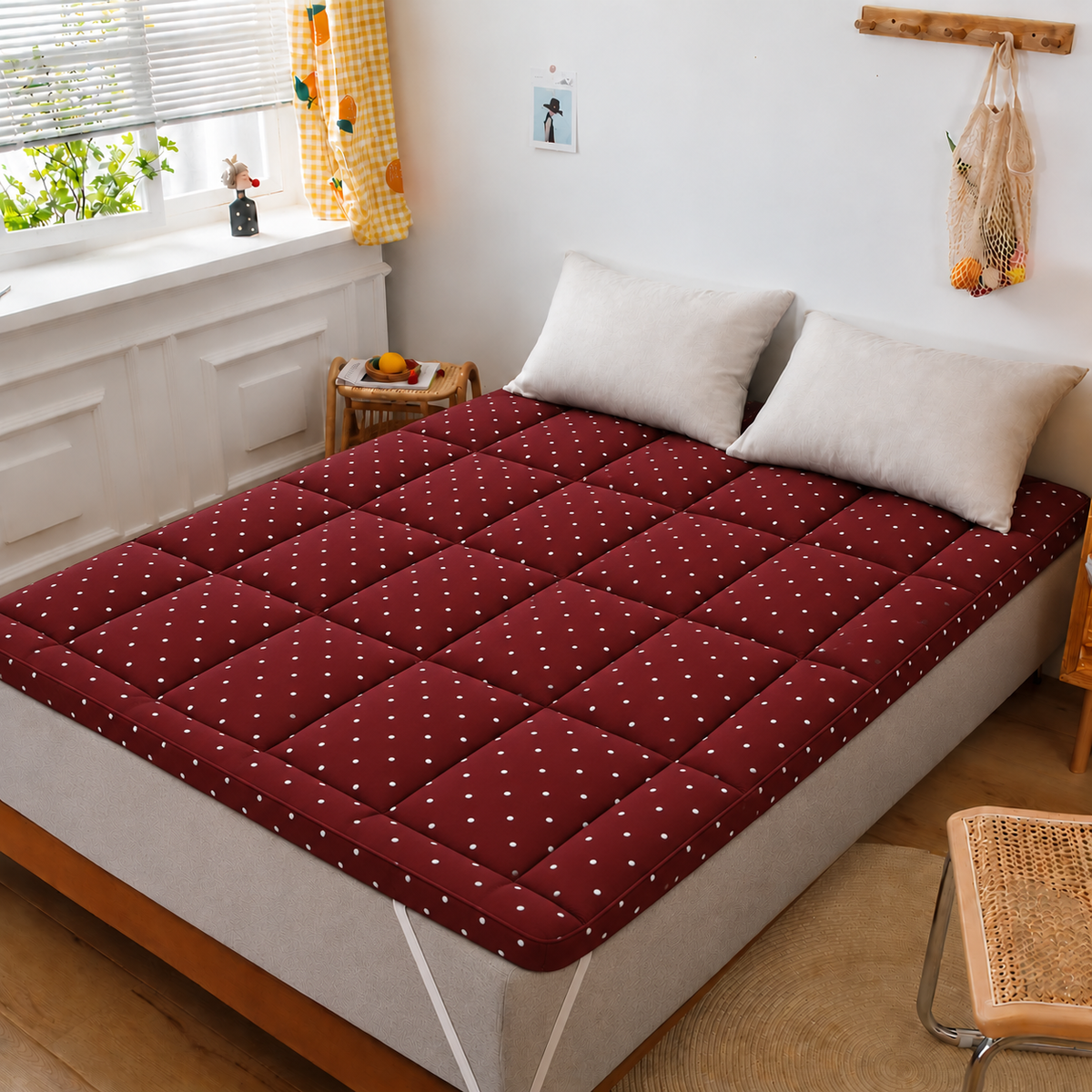 Winter Mattress Topper 700 GSM- Plum Polka