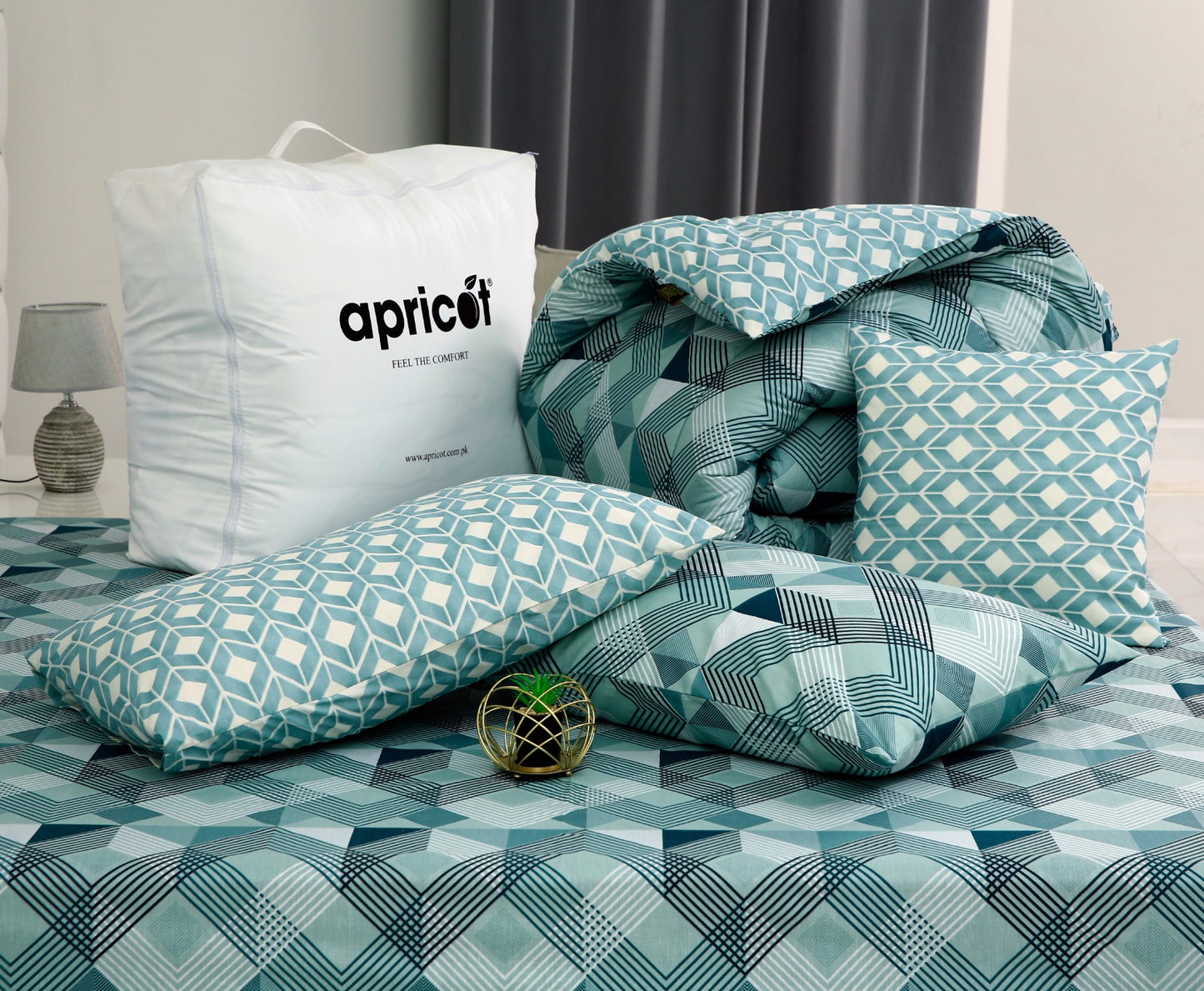 8 PCs Winter Comforter Set-Mint Geometric Comforters Apricot