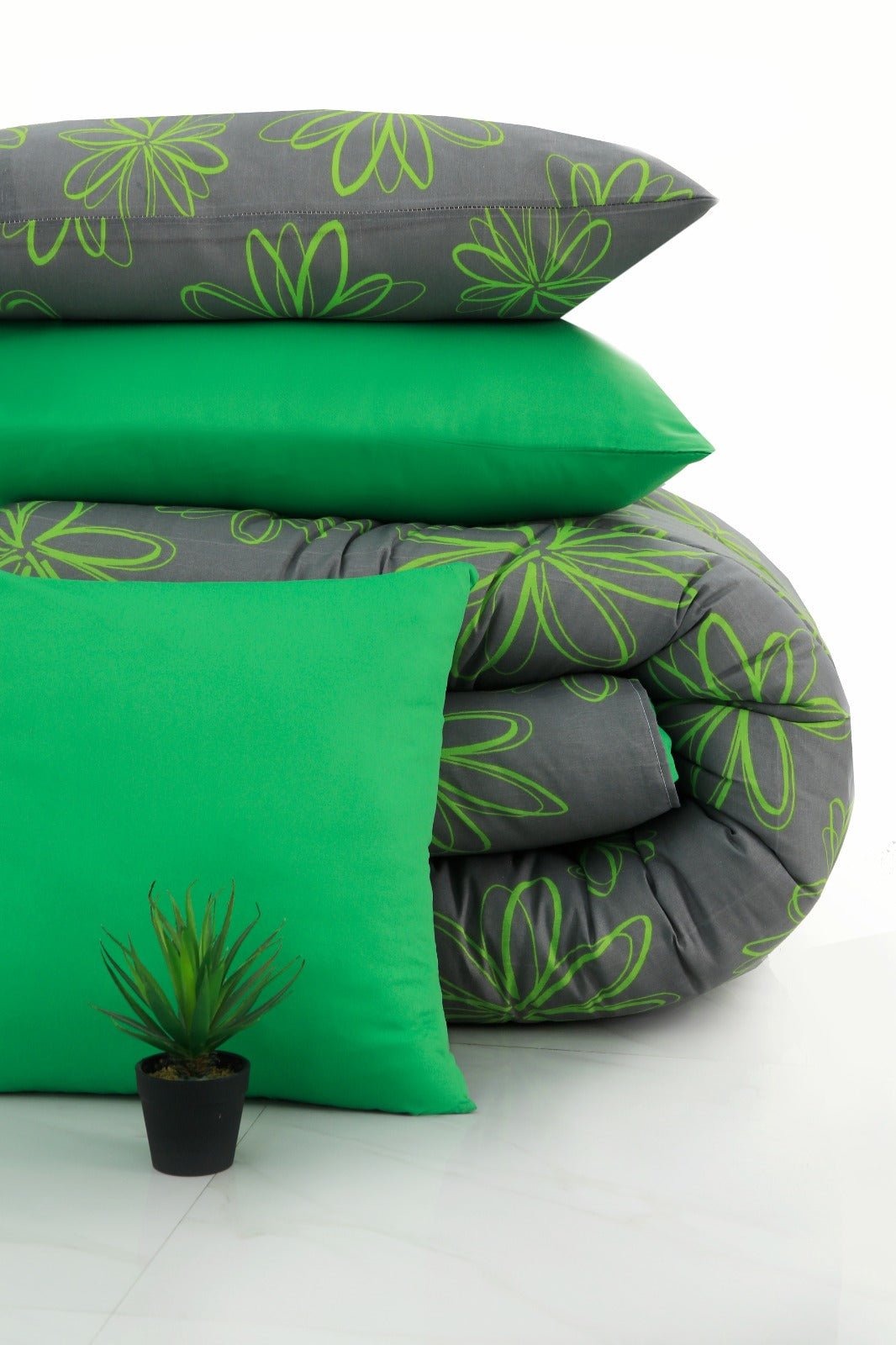 8 PCs Winter Comforter Set-Carnation Comforters Apricot