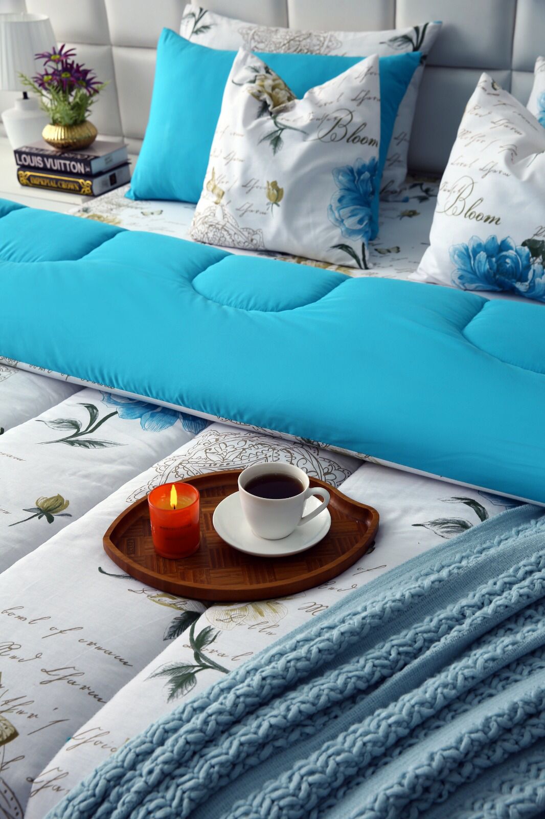 8 PCs Winter Comforter Set-Turqoiuse Flowers