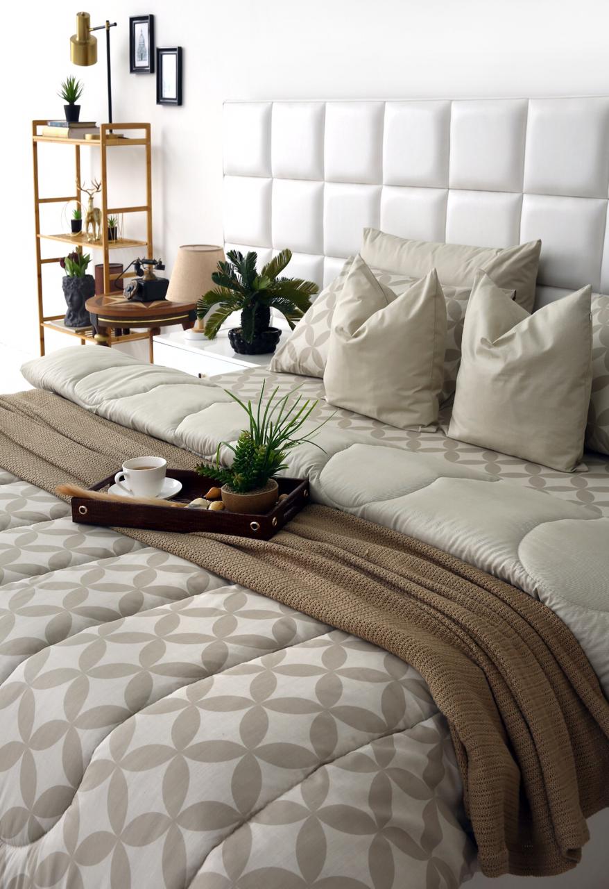 8 PCs Winter Comforter Set-Russet Comforters Apricot