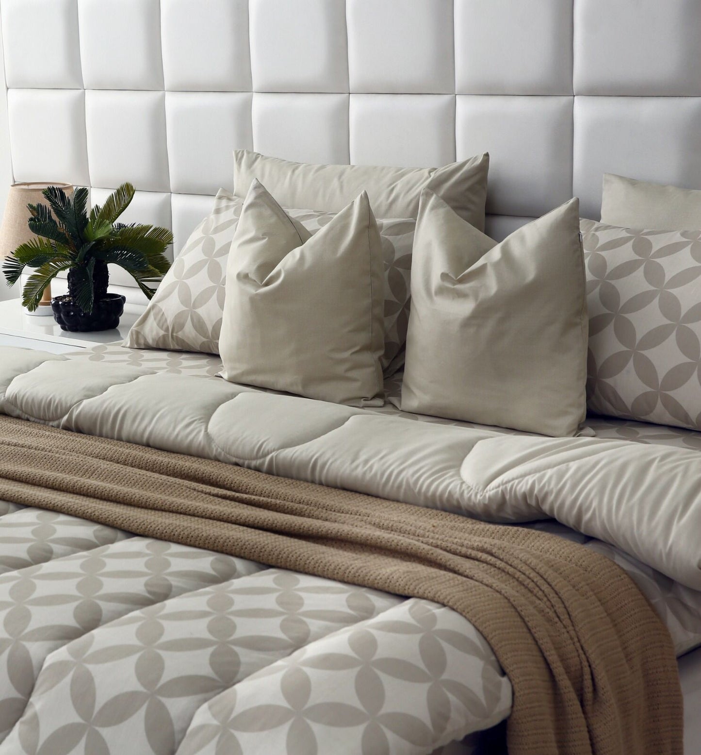 8 PCs Winter Comforter Set-Russet Comforters Apricot