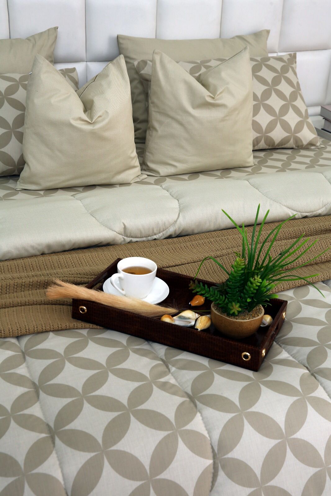 8 PCs Winter Comforter Set-Russet