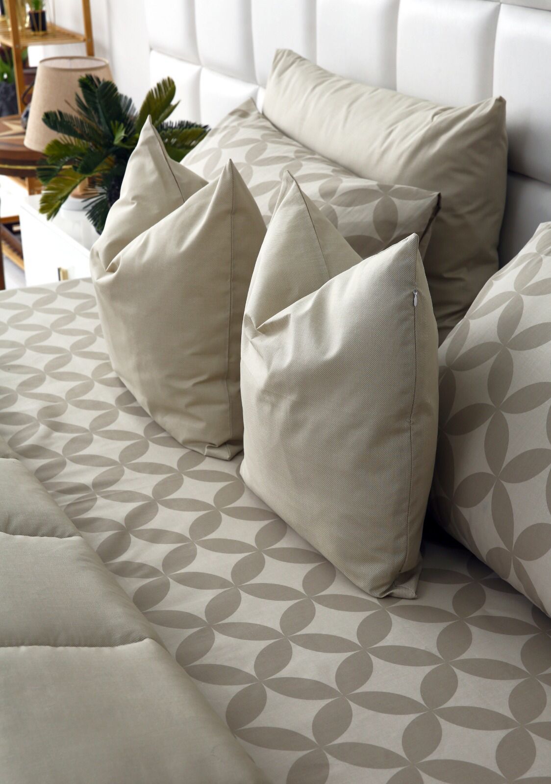 8 PCs Winter Comforter Set-Russet