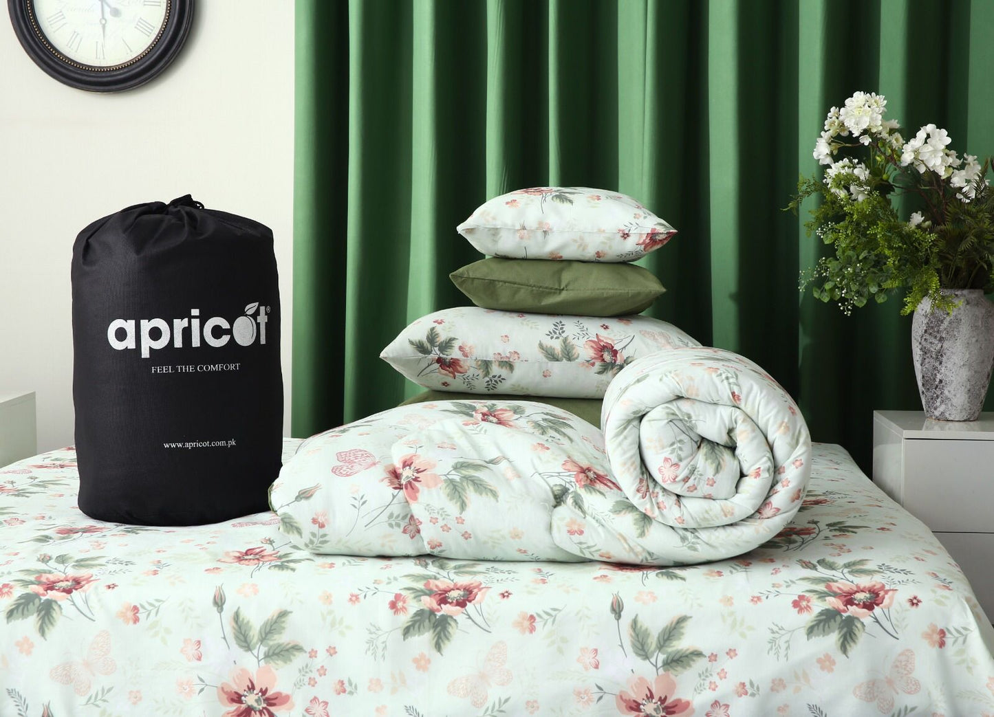 8 PCs Winter Comforter Set-Rosa