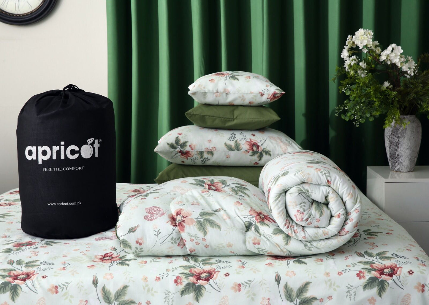 8 PCs Winter Comforter Set-Rosa