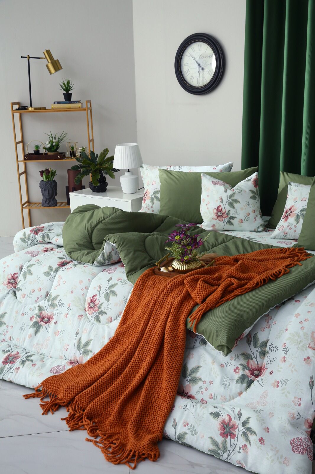 8 PCs Winter Comforter Set-Rosa