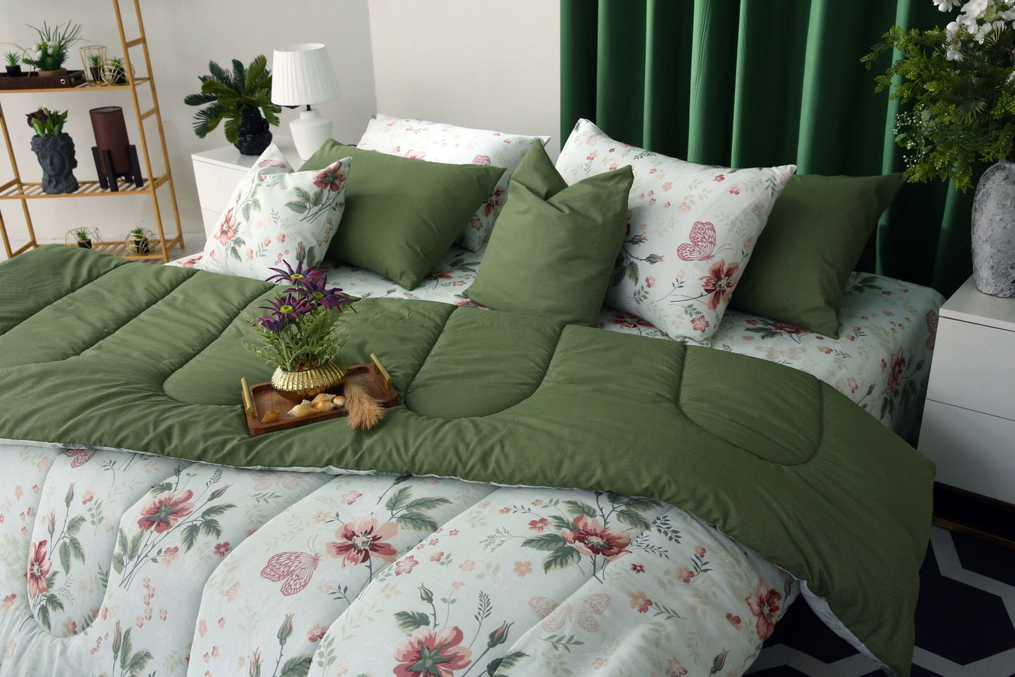 8 PCs Winter Comforter Set-Rosa