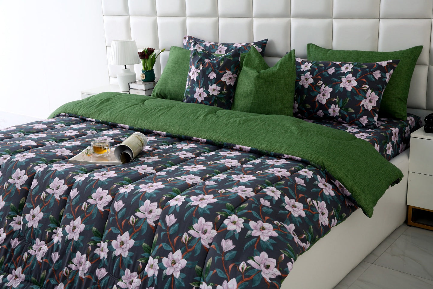 8 PCs Winter Comforter Set-White Jazmin