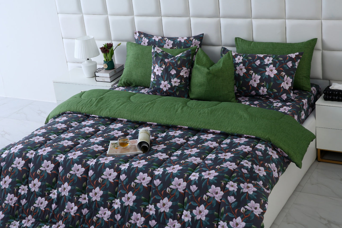 8 PCs Winter Comforter Set-White Jazmin