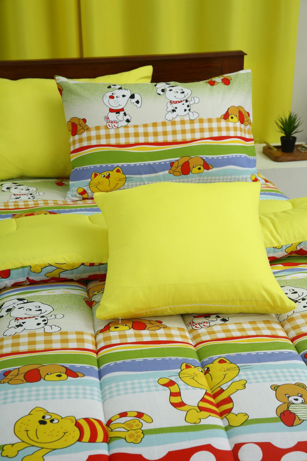 5 PCs Single Razai Set-Puppies Party(With Yellow Reverse) Comforters Apricot