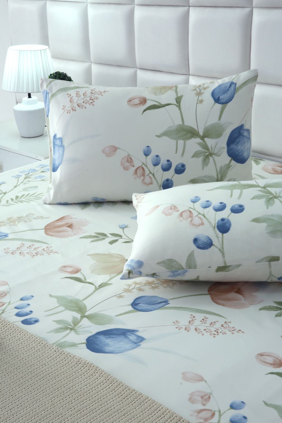 3 PCs Bed Sheet-Water Lilly BED SHEET Apricot