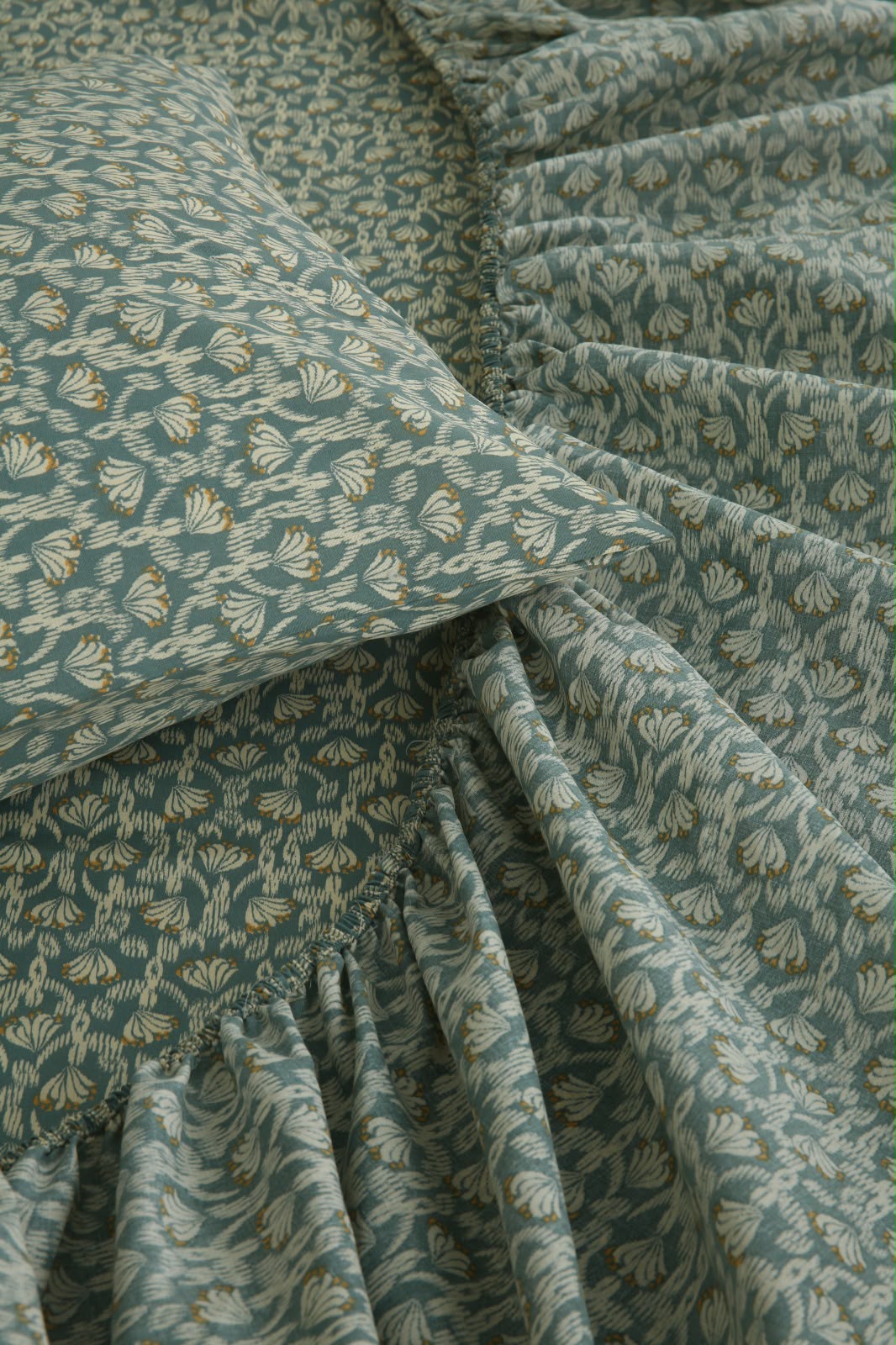 Fitted Bed Sheet- Ginkgo