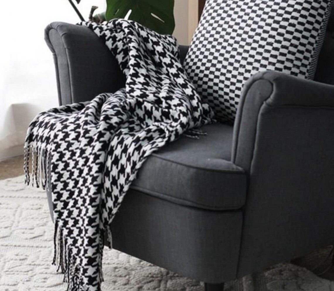Lounge Sofa & Bed Throw/ Blanket-Black and White