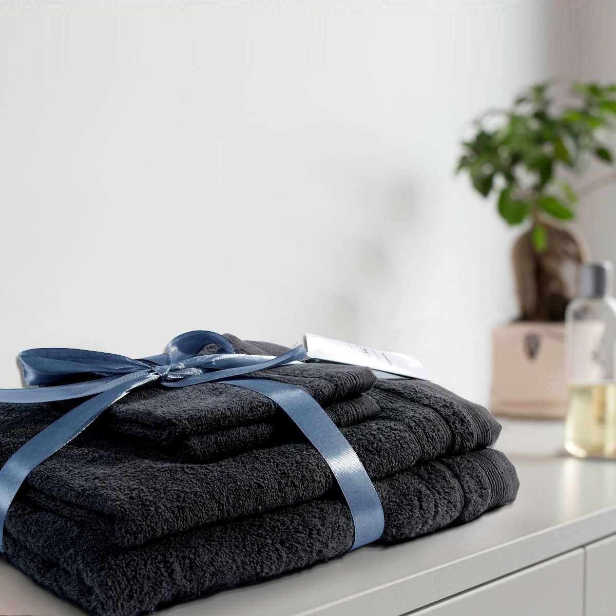 4 PCs Towel Pack- Charcoal Grey Bath Towels & Washcloths Apricot   