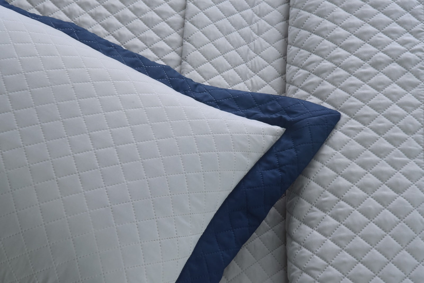 4 PCs Ultrasonic Quilted Luxury Bed Spread Set-Silver Over Blue Apricot