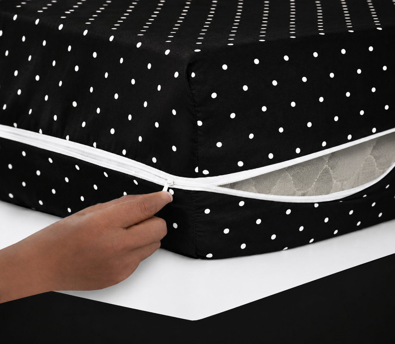 Zipper Mattress Cover Printed- Black Polka