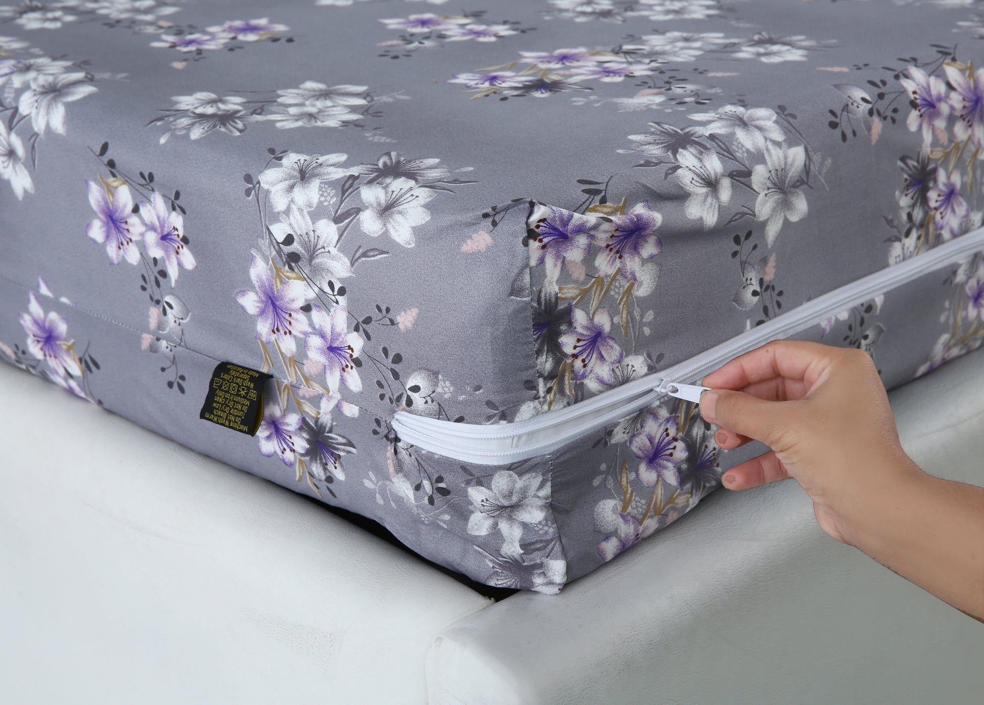 Zipper Mattress Cover Printed-White Rose Protectors Apricot