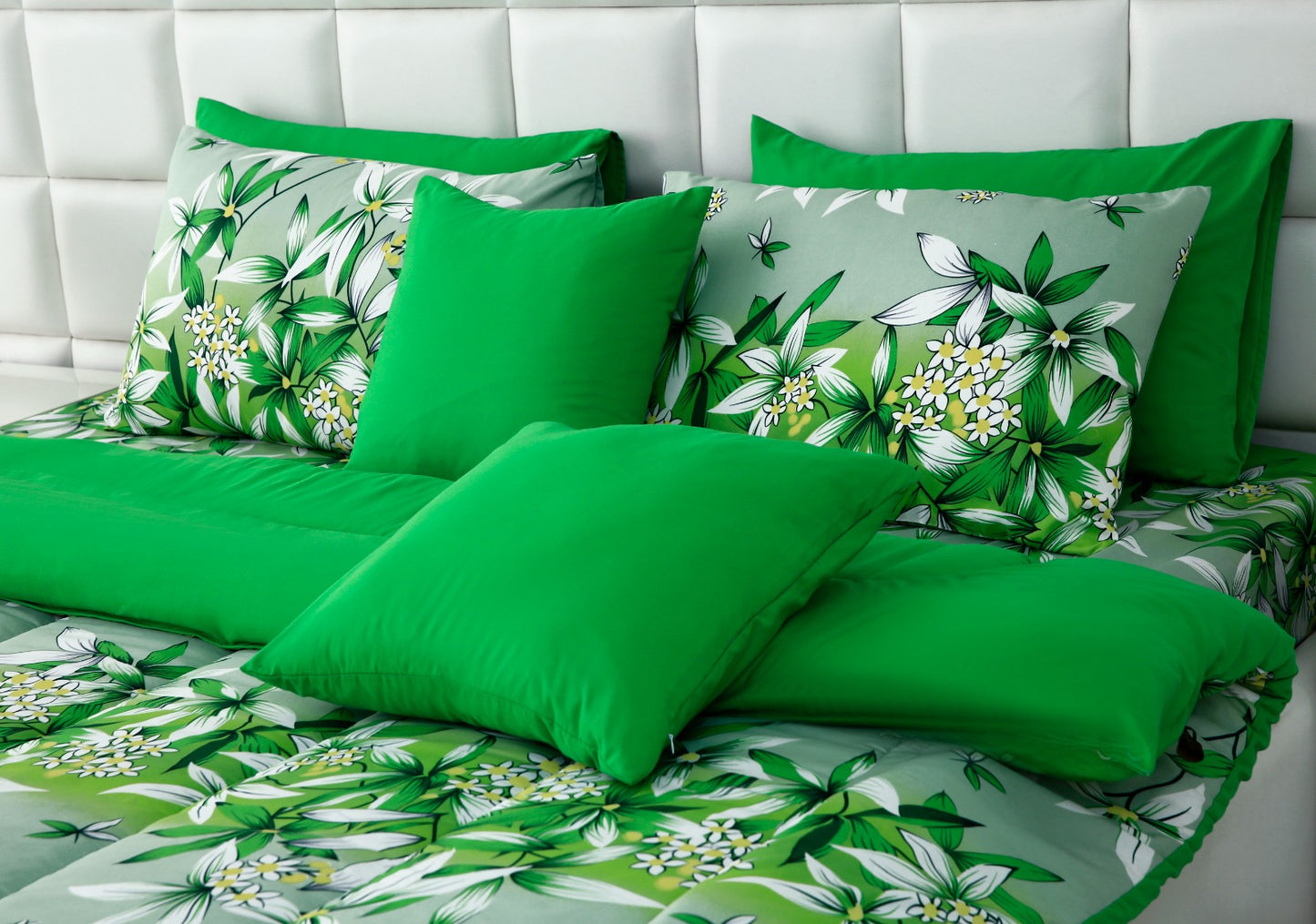 8 PCs Winter Comforter Set-15011-Green Gold Comforters Apricot   