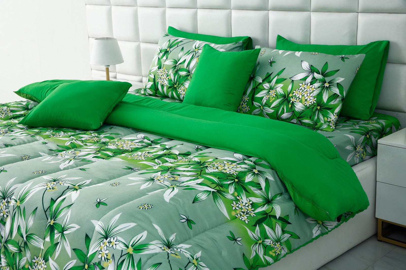 8 PCs Winter Comforter Set-15011-Green Gold Comforters Apricot   