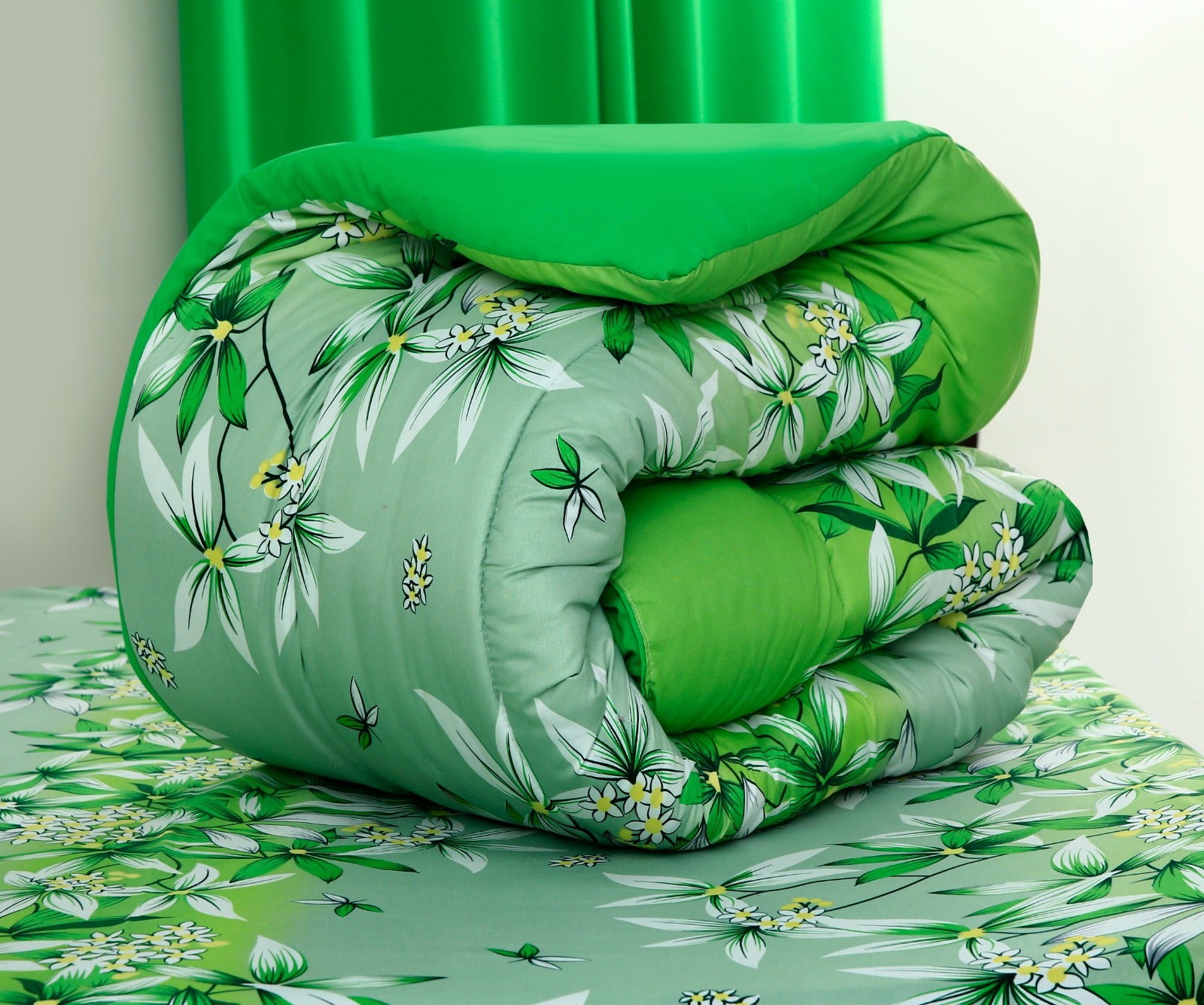 8 PCs Winter Comforter Set-15012Green Gold(With Dyed FittedSheet) Comforters Apricot   