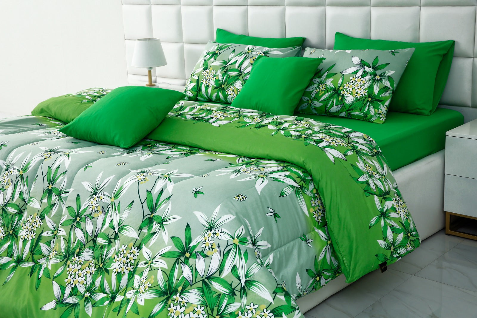 8 PCs Winter Comforter Set-15012Green Gold(With Dyed FittedSheet) Comforters Apricot   