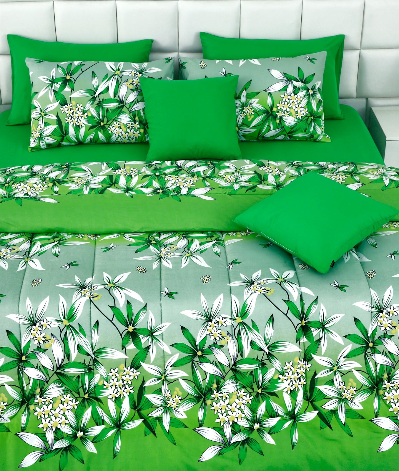 8 PCs Winter Comforter Set-15012Green Gold(With Dyed FittedSheet) Comforters Apricot   