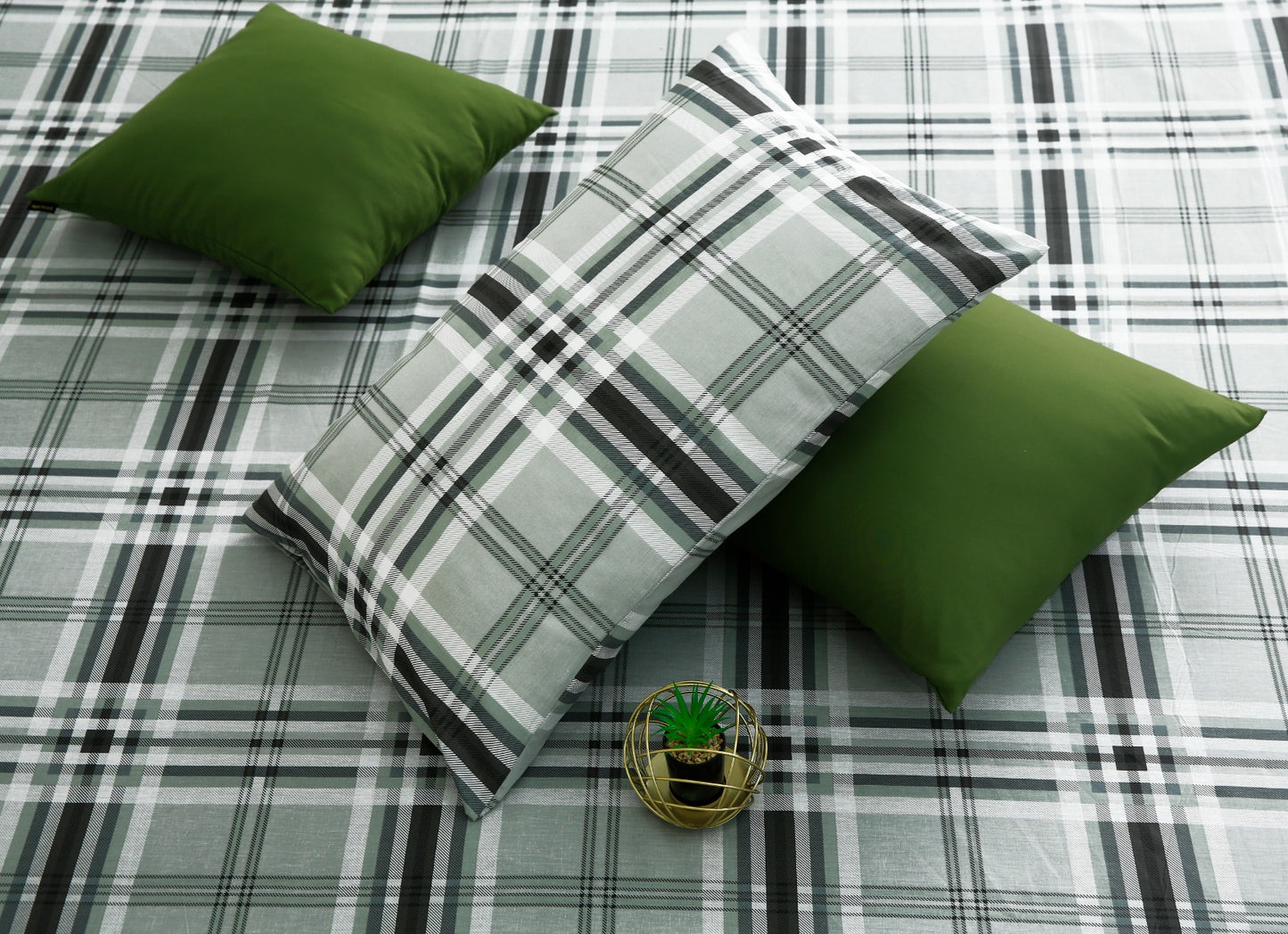 8 PCs Winter Comforter Set-Grey Check Comforters Apricot   