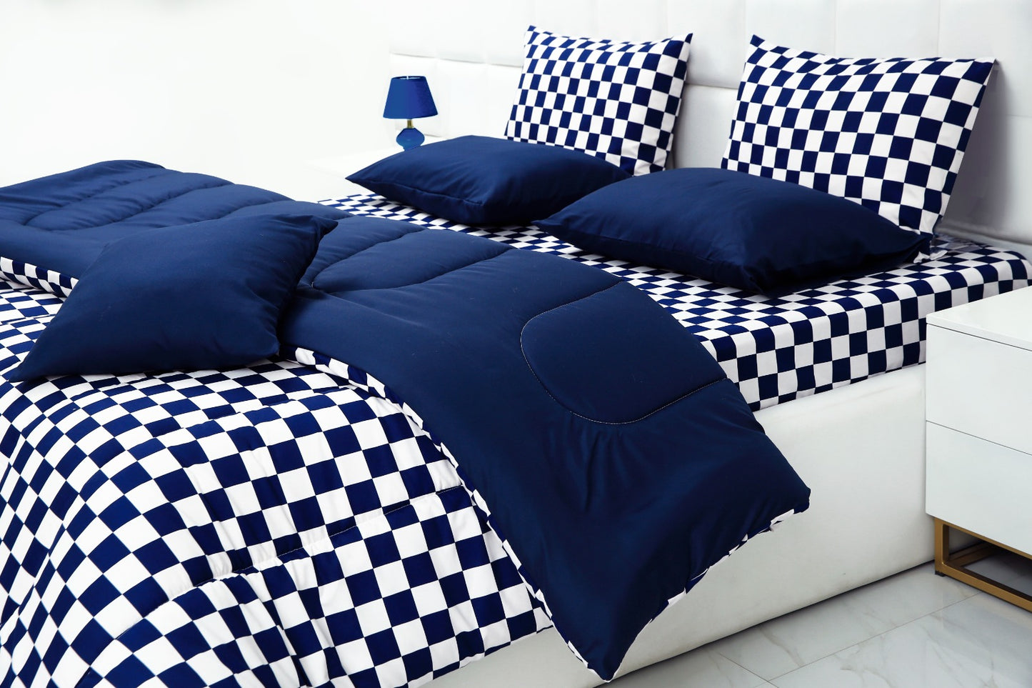 8 PCs Winter Comforter Set-Blue Chess Comforters Apricot   