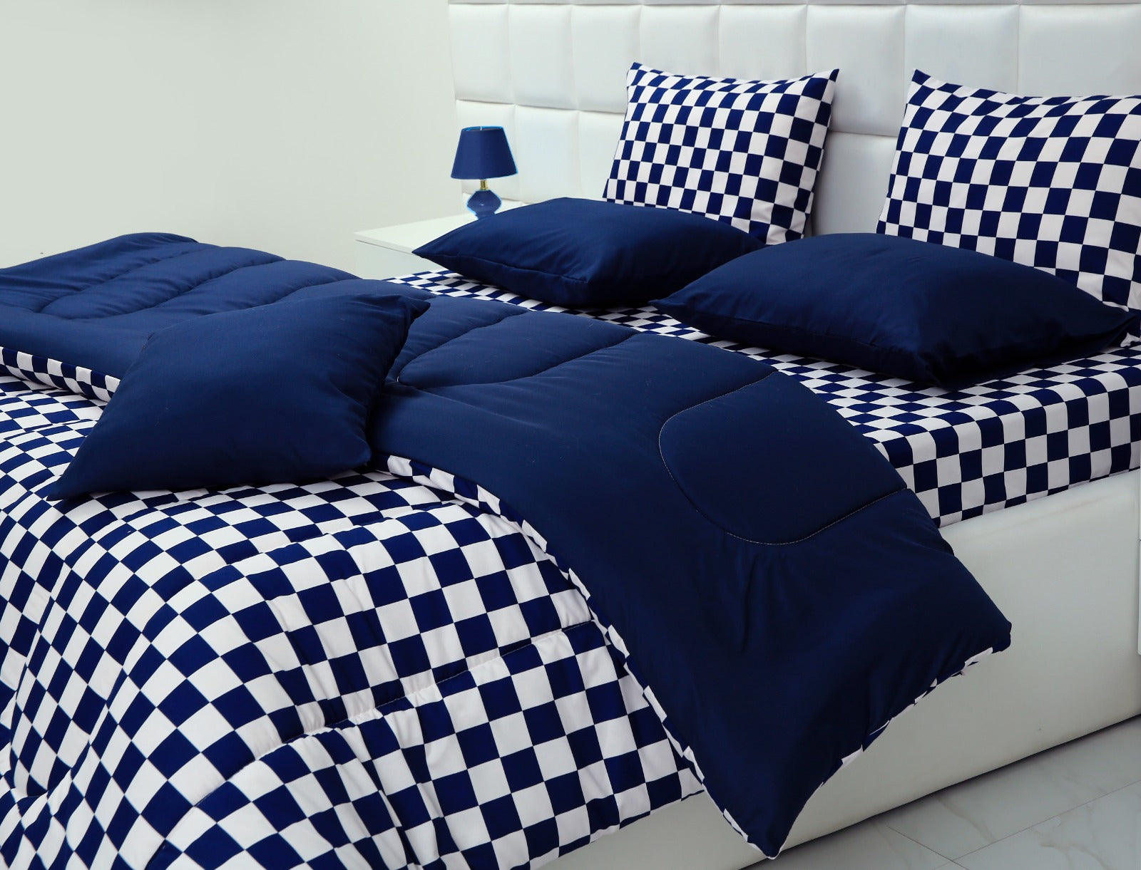 8 PCs Winter Comforter Set-Blue Chess Comforters Apricot   