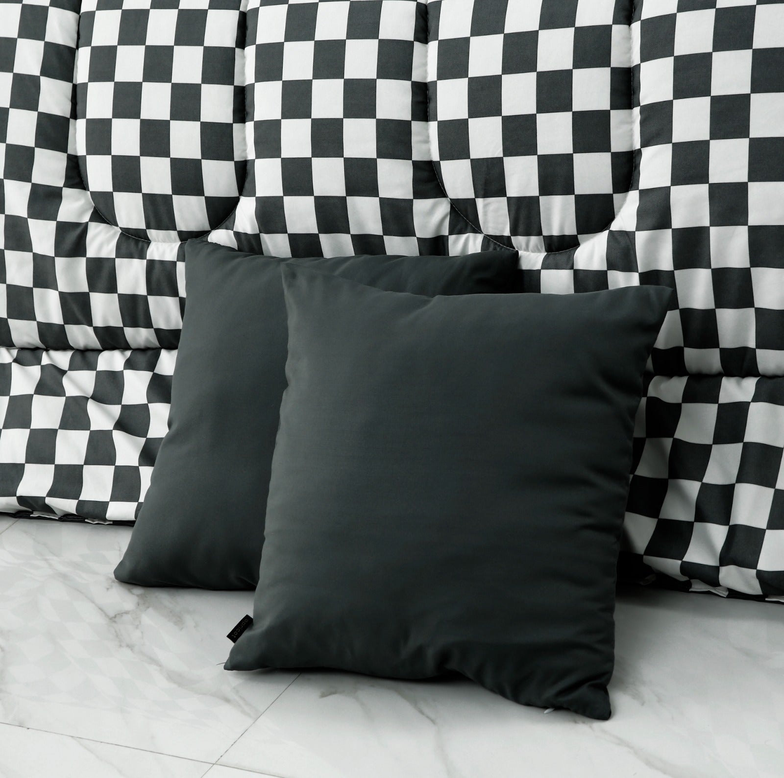 8 PCs Winter Comforter Set-Grey Chess Comforters Apricot   