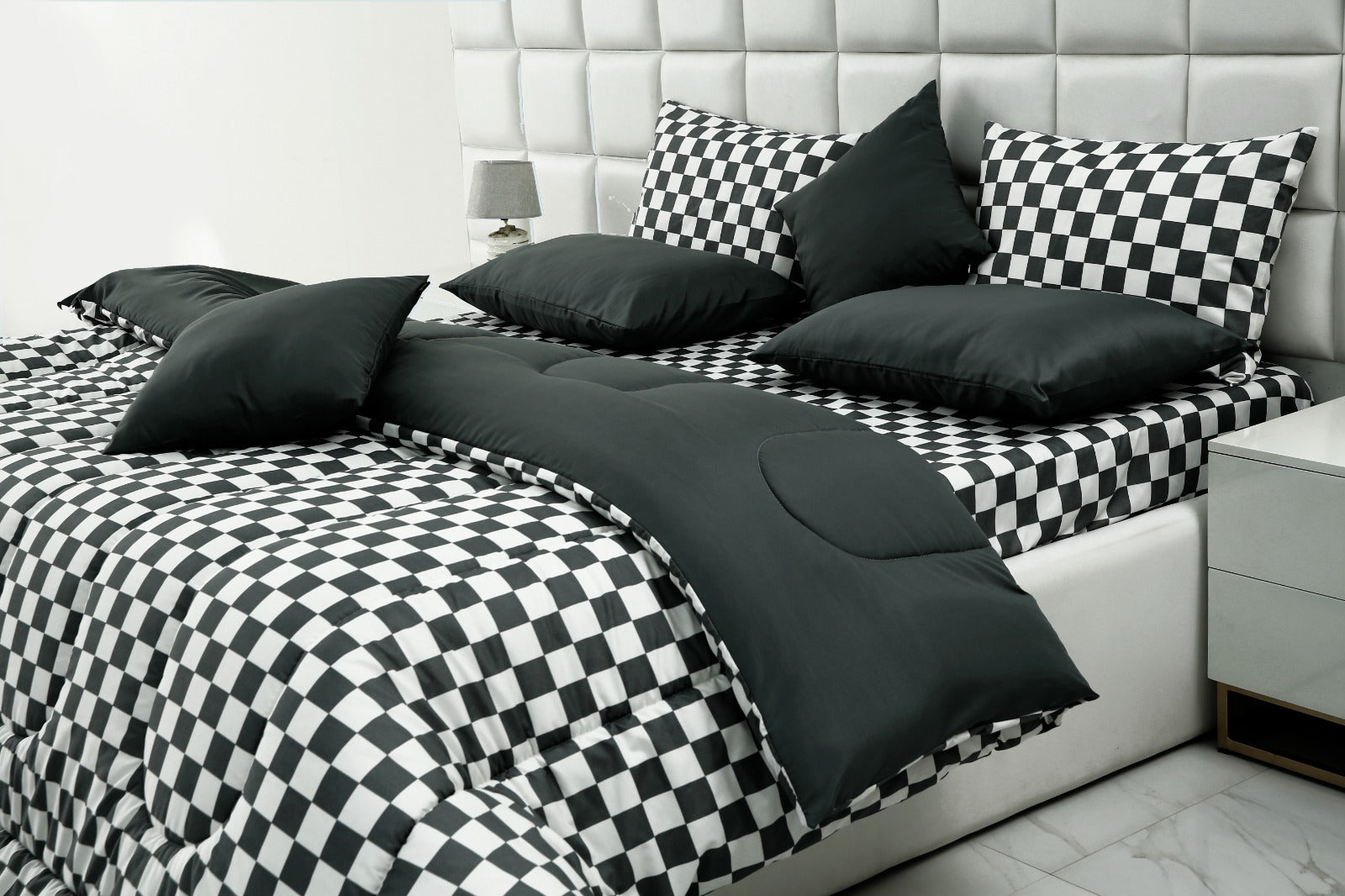 8 PCs Winter Comforter Set-Grey Chess Comforters Apricot   