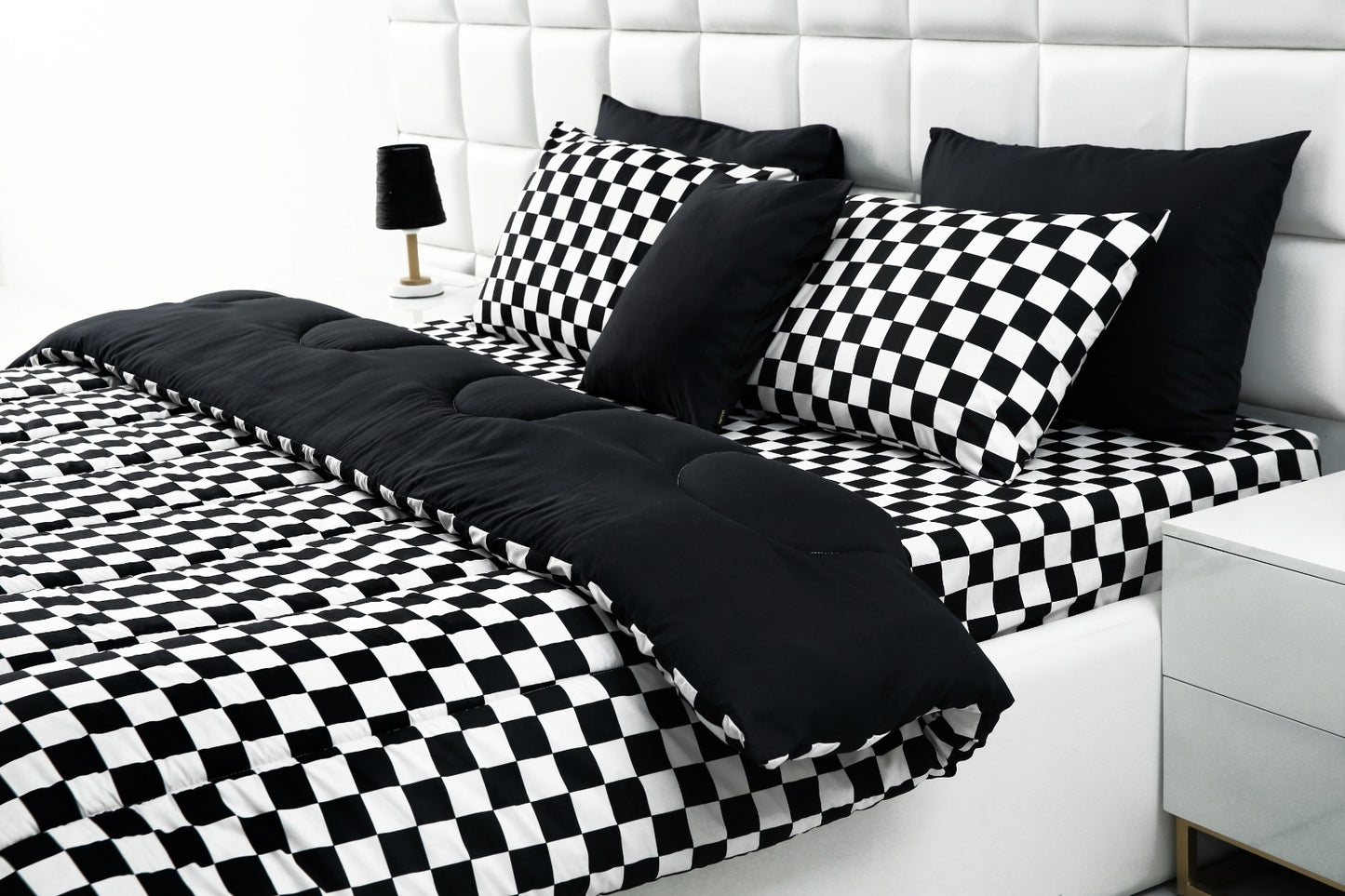 8 PCs Winter Comforter Set-15237Black Chess Comforters Apricot   