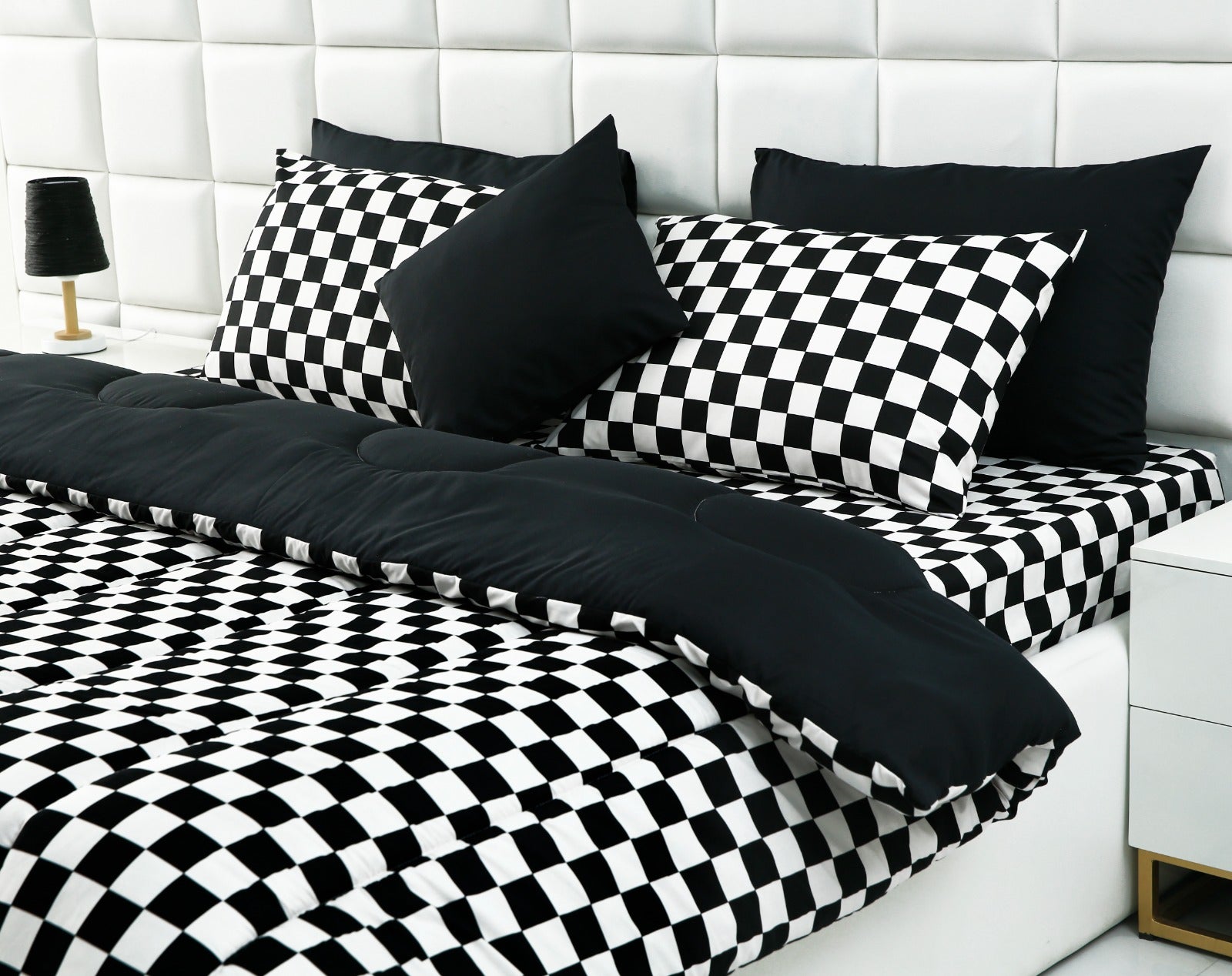 8 PCs Winter Comforter Set-15237Black Chess Comforters Apricot   