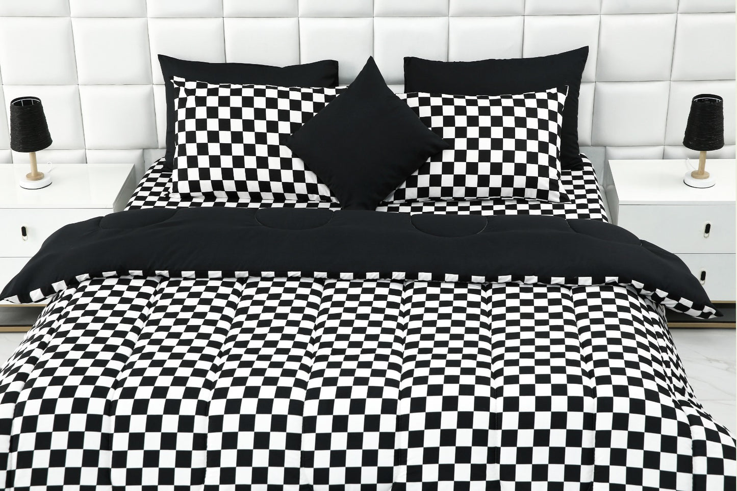 8 PCs Winter Comforter Set-15237Black Chess Comforters Apricot   