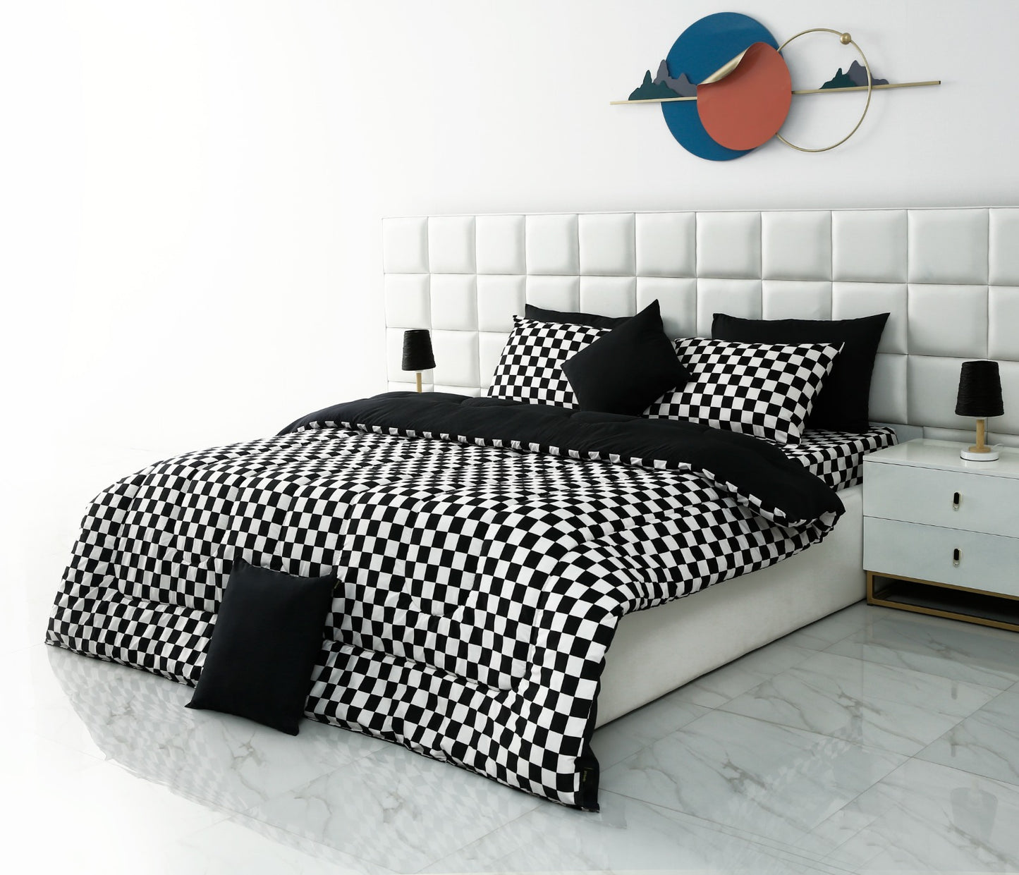 8 PCs Winter Comforter Set-15237Black Chess Comforters Apricot   