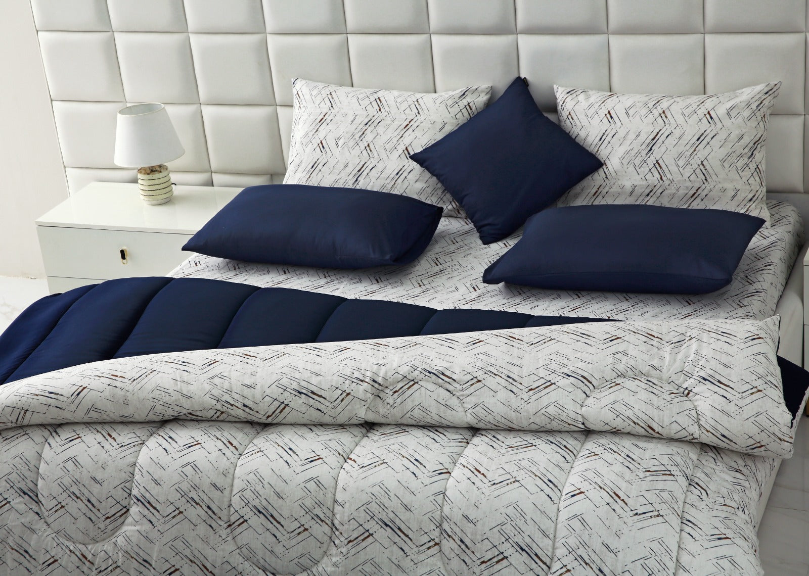 8 PCs Winter Comforter Set-Blue Texture Comforters Apricot   