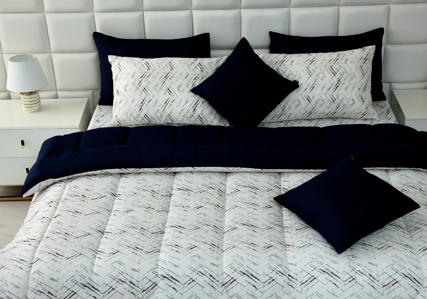 8 PCs Winter Comforter Set-Blue Texture Comforters Apricot   