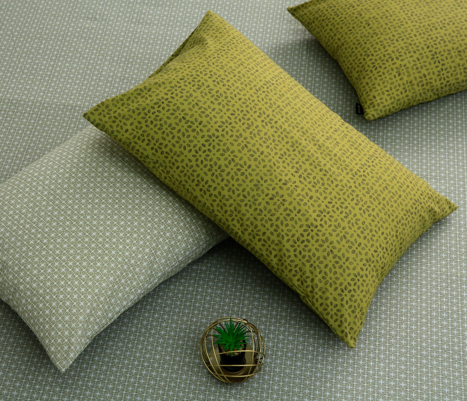 8 PCs Winter Comforter Set-Lime Texture Comforters Apricot   