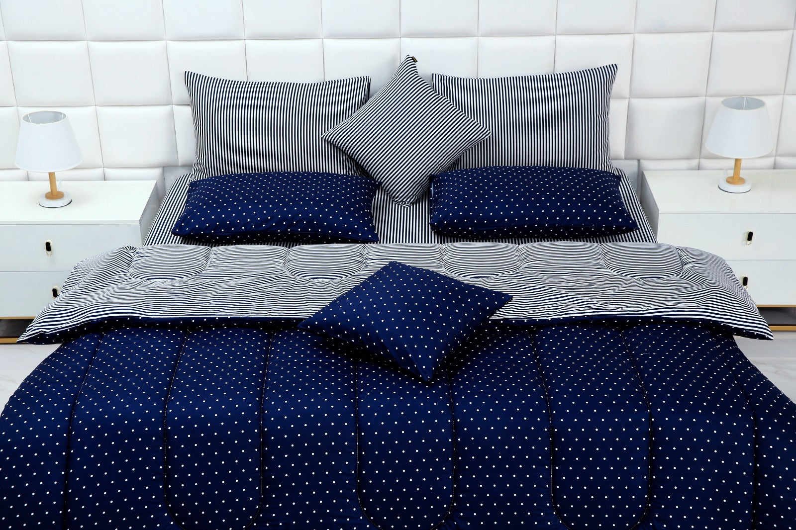 8 PCs Winter Comforter Set-Blue Polka Comforters Apricot   