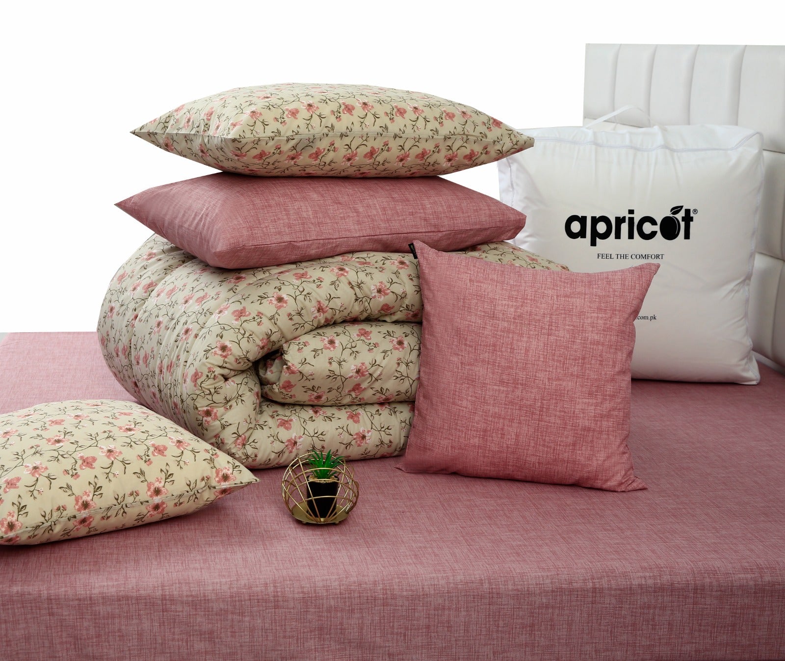 8 PCs Winter Comforter Set-Peony Comforters Apricot   