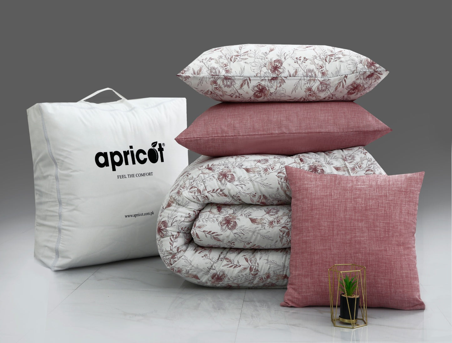 8 PCs Winter Comforter Set-Oriental poppy Comforters Apricot   