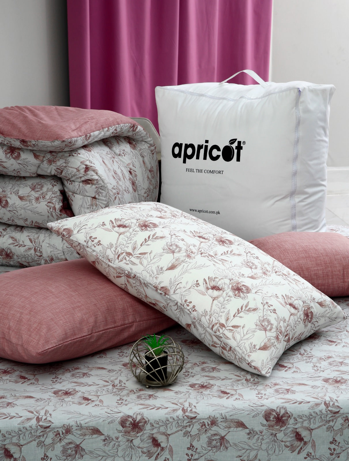 8 PCs Winter Comforter Set-Oriental poppy Comforters Apricot   