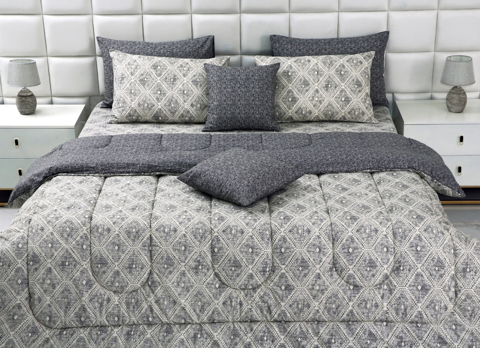 8 PCs Winter Comforter Set-Grey Pattern Comforters Apricot   