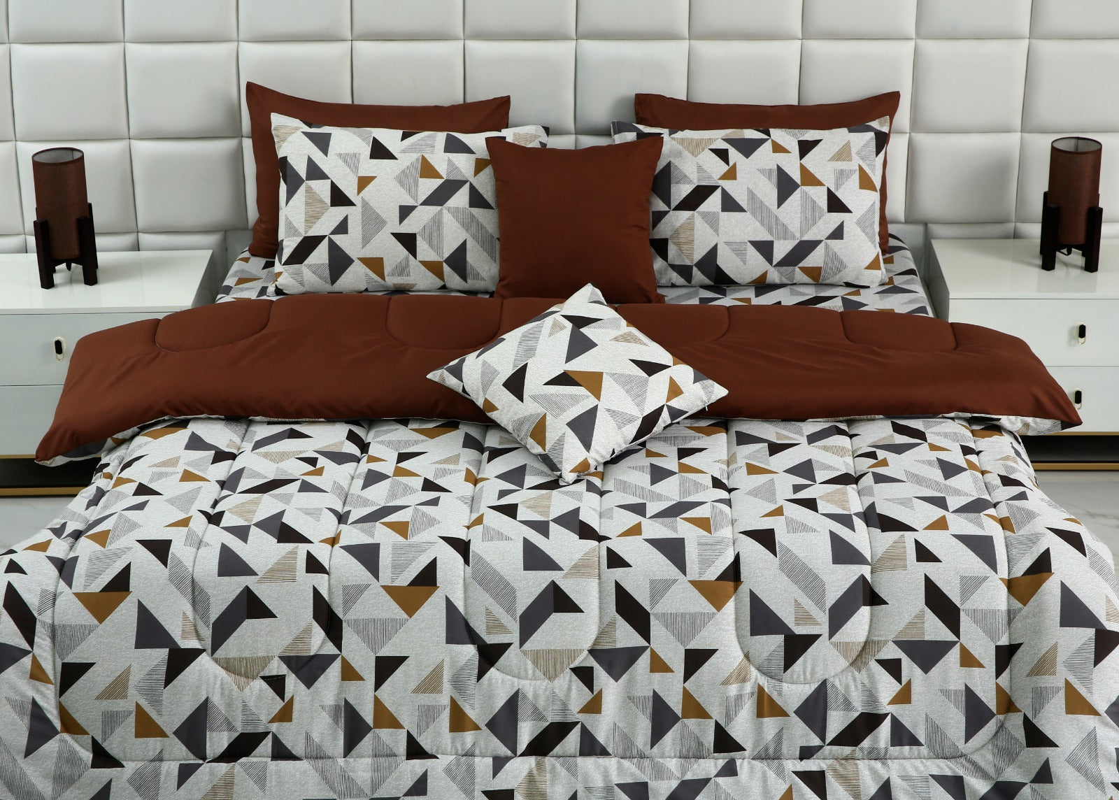 8 PCs Winter Comforter Set-Brown Triangle Comforters Apricot   