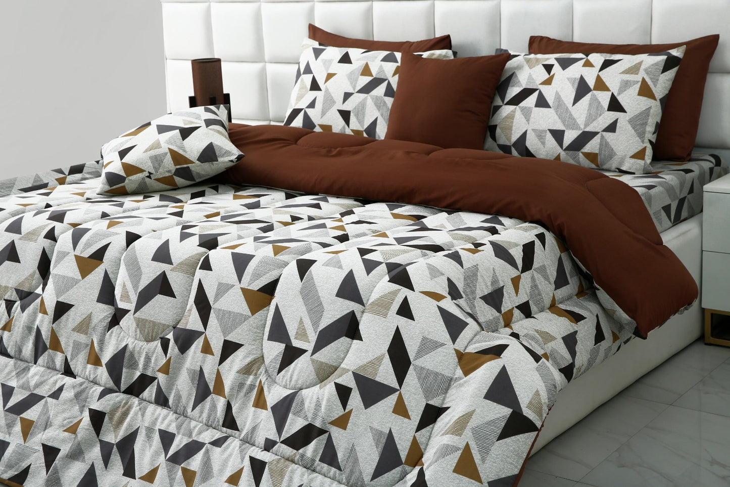 8 PCs Winter Comforter Set-Brown Triangle Comforters Apricot   