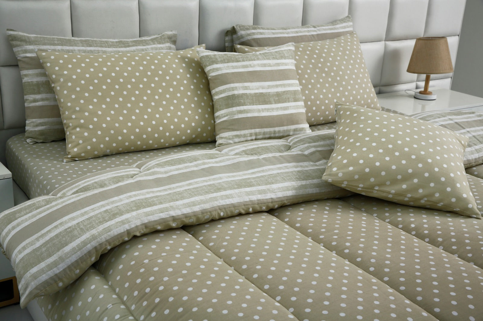 8 PCs Winter Comforter Set-Beige Polka Comforters Apricot   