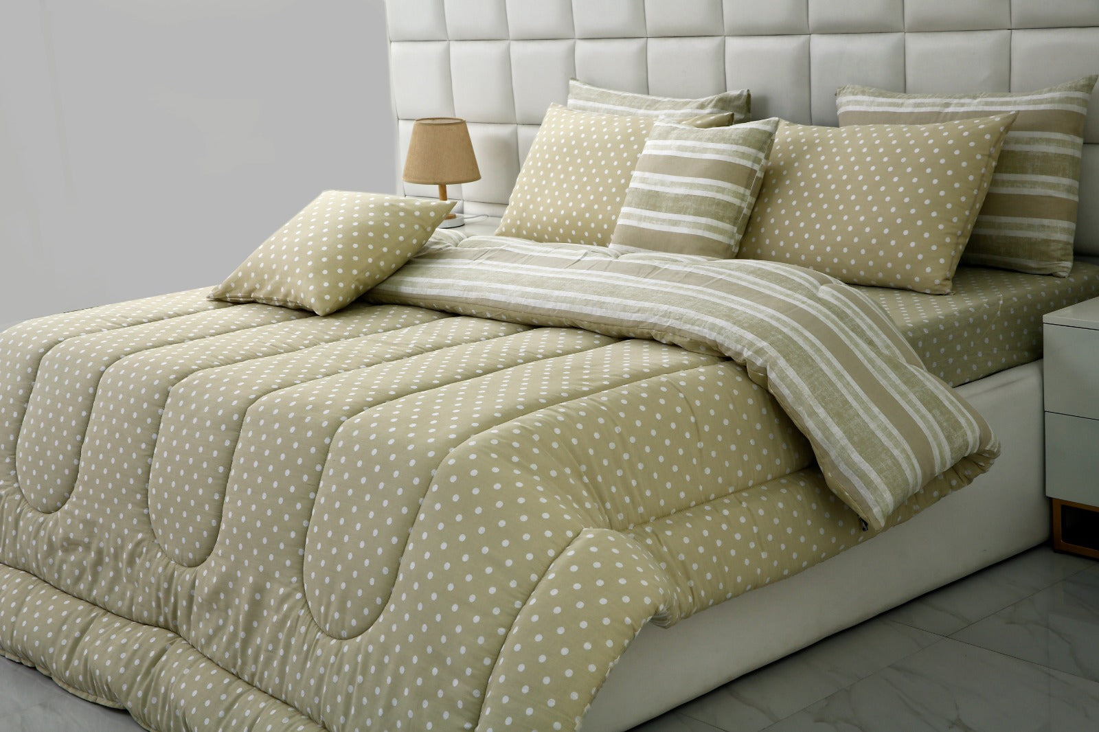 8 PCs Winter Comforter Set-Beige Polka Comforters Apricot   