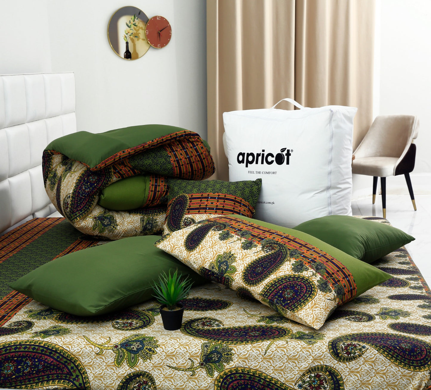 5 PCs Single Comforter Set-Green Paisleys Comforters Apricot